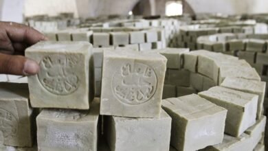 صابون حلب.. حرفة تقليدية تختصر تاريخ مدينة كاملة بين الزيت والهوية