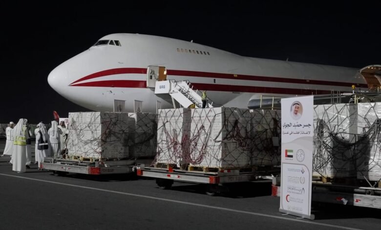 بدعم وكالة الإمارات للمساعدات الدولية «جسر حميد الجوي» ينقل أكثر من 600 طن مساعدات عبر العريش