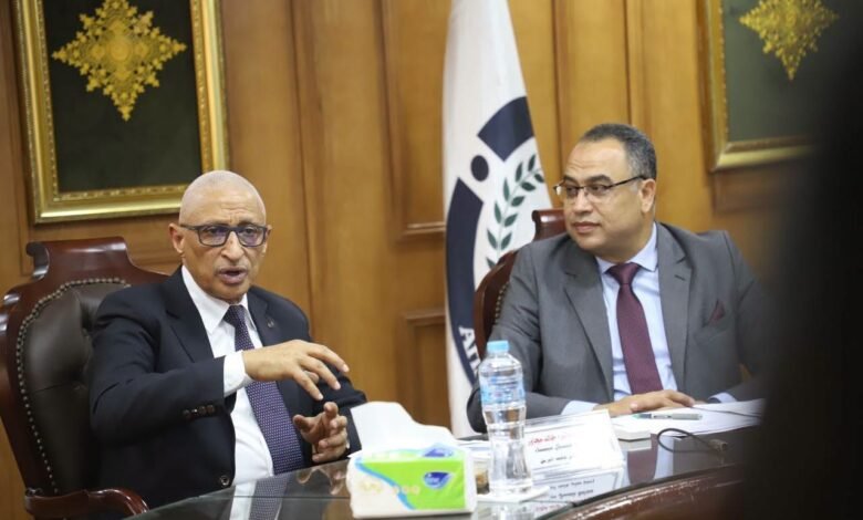 محافظ شمال سيناء يشارك في اجتماع مجلس جامعة العريش ويؤكد دعم التعاون لتحقيق التنمية المستدامة