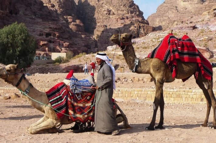"الدخلة".. عادة بدوية قديمة جسدت معاني الأمان وحماية الضيف